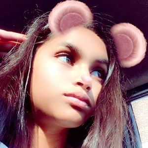 Meet your Posher, Thalia